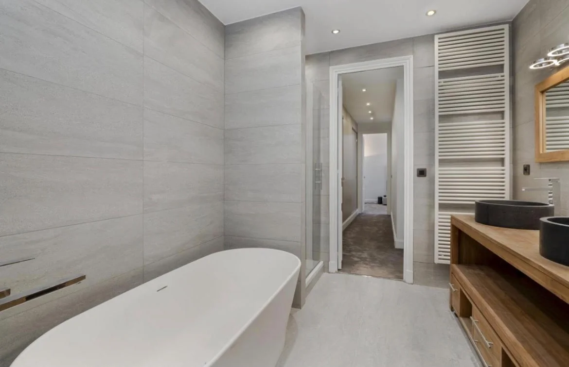 Bathroom and dressing room