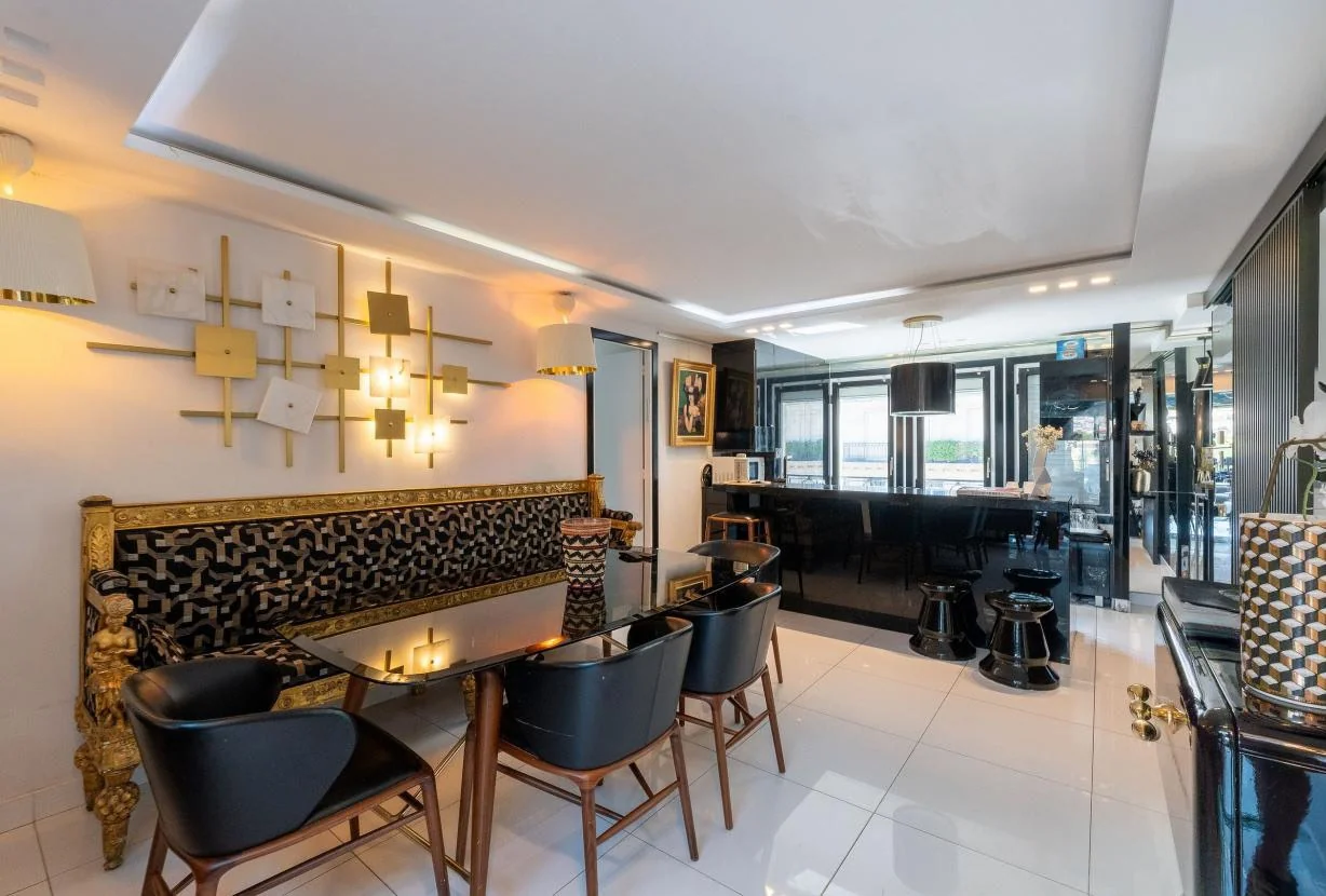 Dining room and bar
