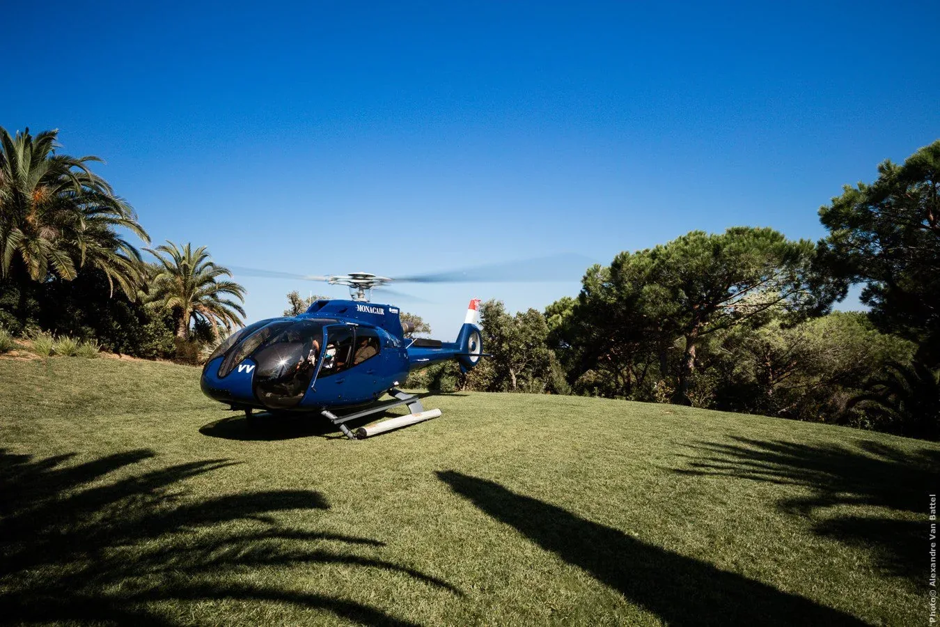 Hélicoptère Monacair sur la propriété
