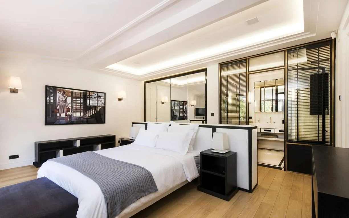 Chambre invites contemporaine et verriere dressing