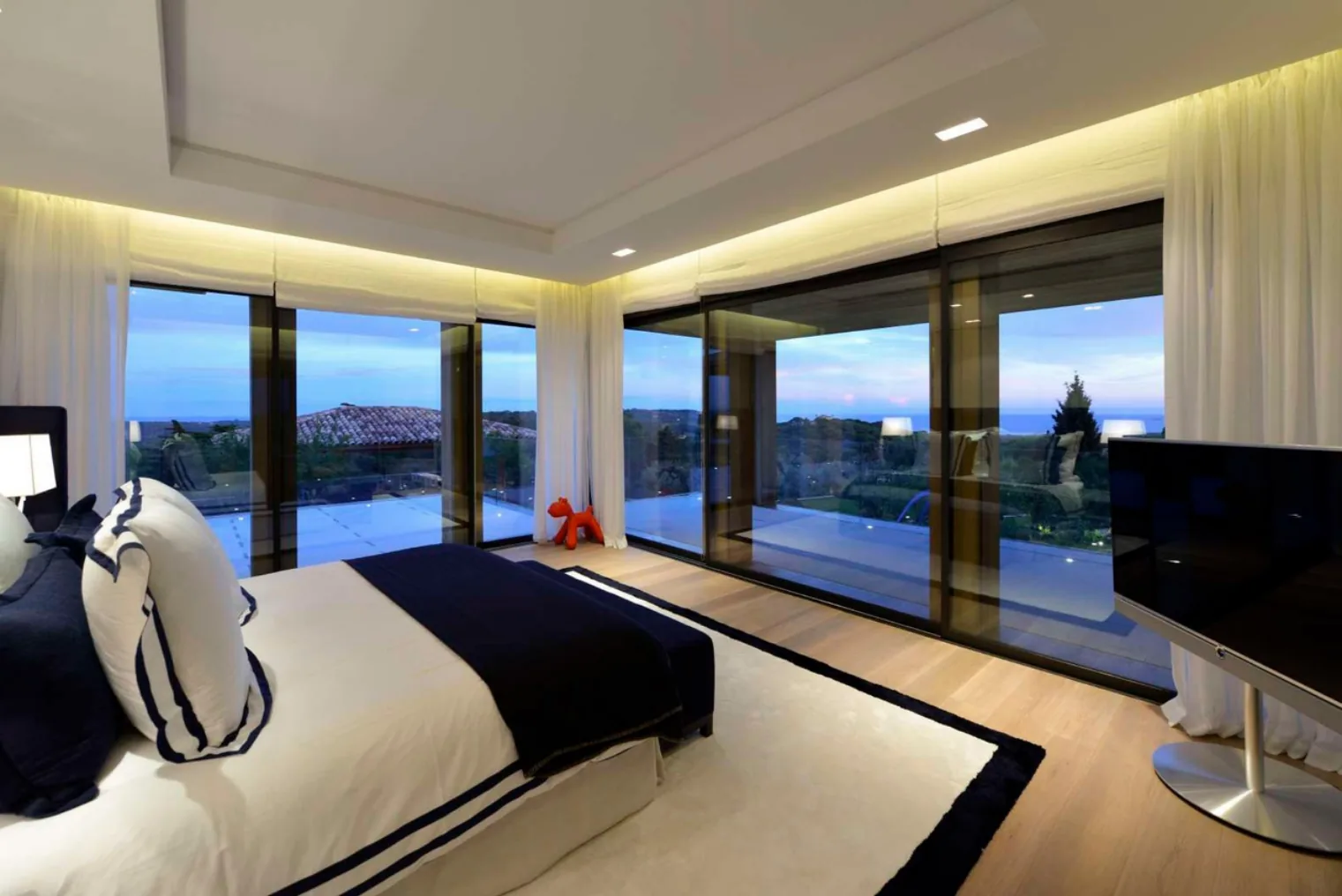 Chambre haute vue baie en soiree
