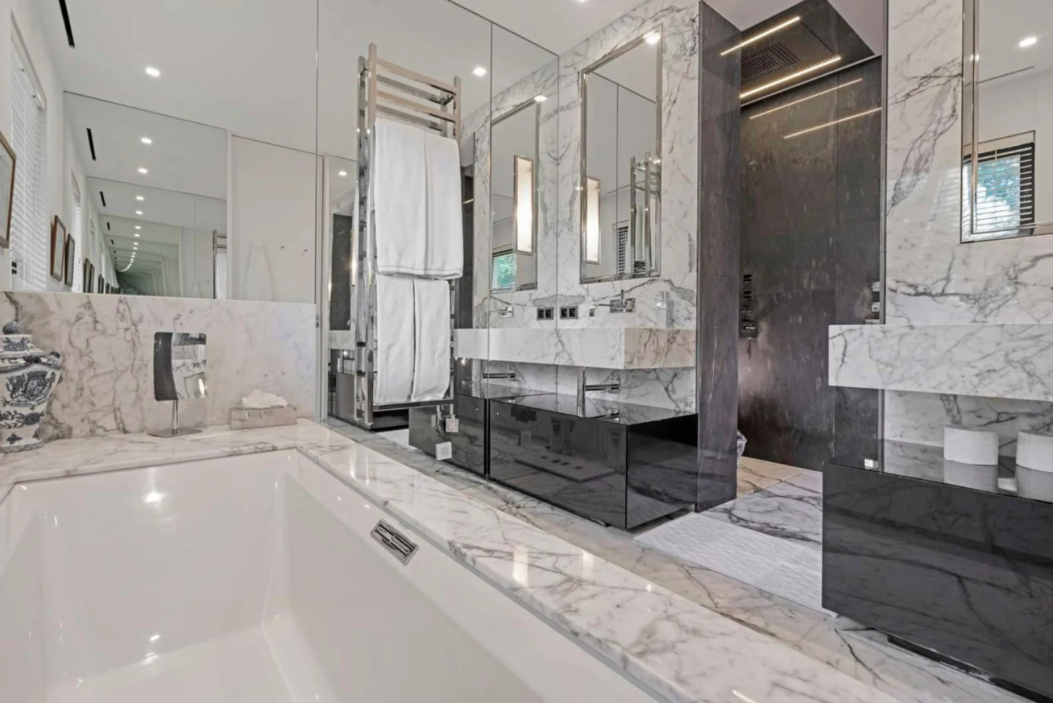 Salle de bain master marbre Calacatta