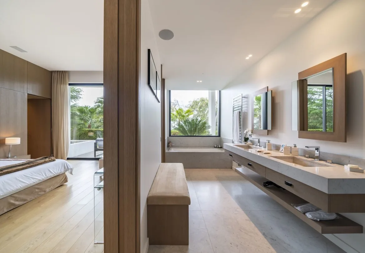Salle de bain double vasque, jardin