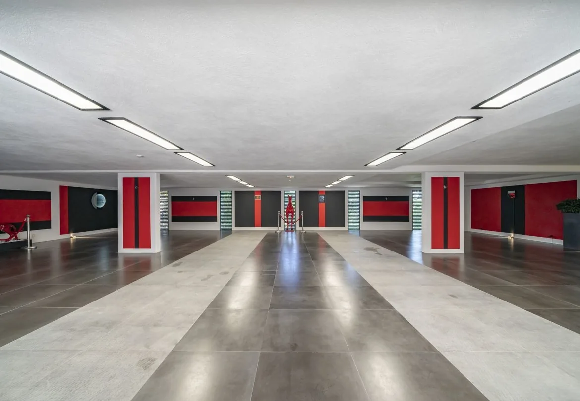 Garage prive pour 8 voitures