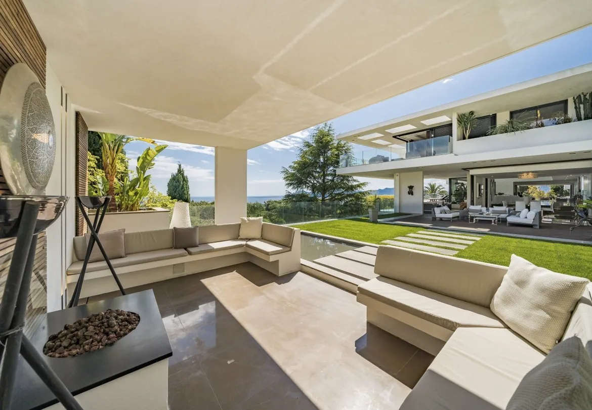 Salon exterieur avec foyer