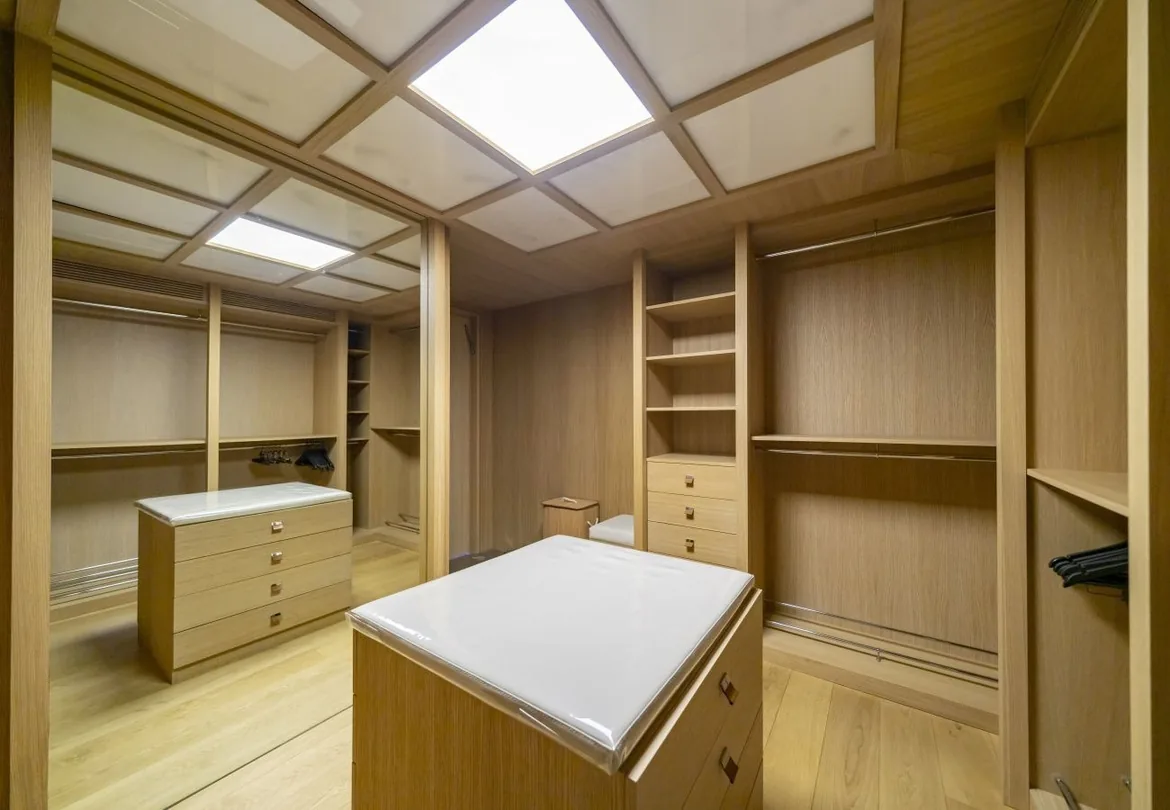 Dressing master en bois clair